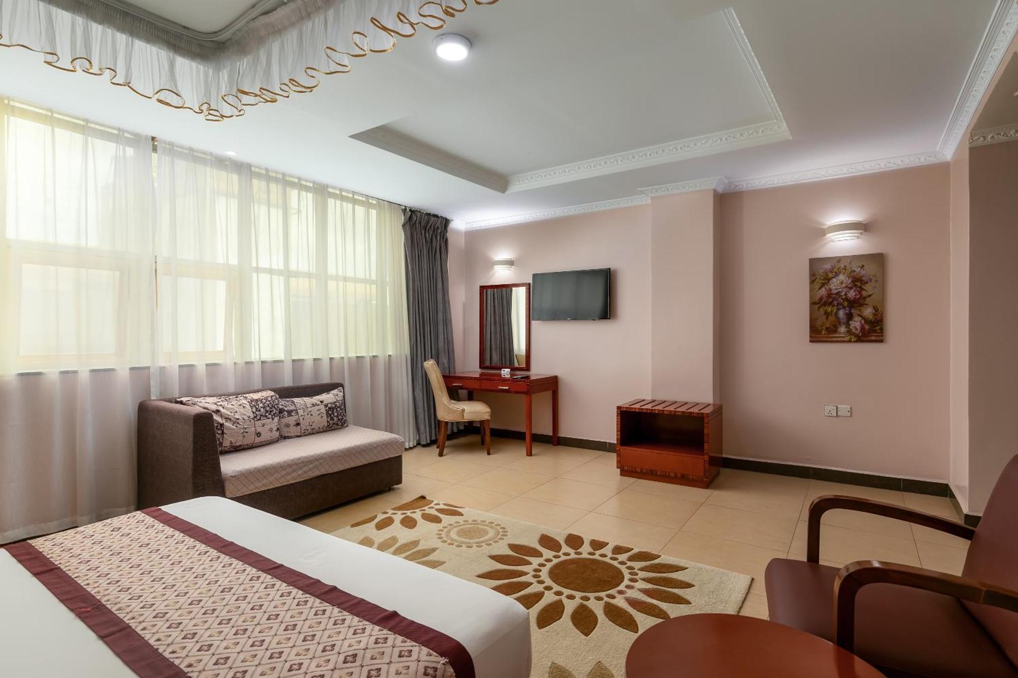 Russell Hotel Kampala Exterior foto