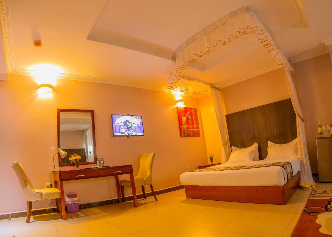 Russell Hotel Kampala Exterior foto